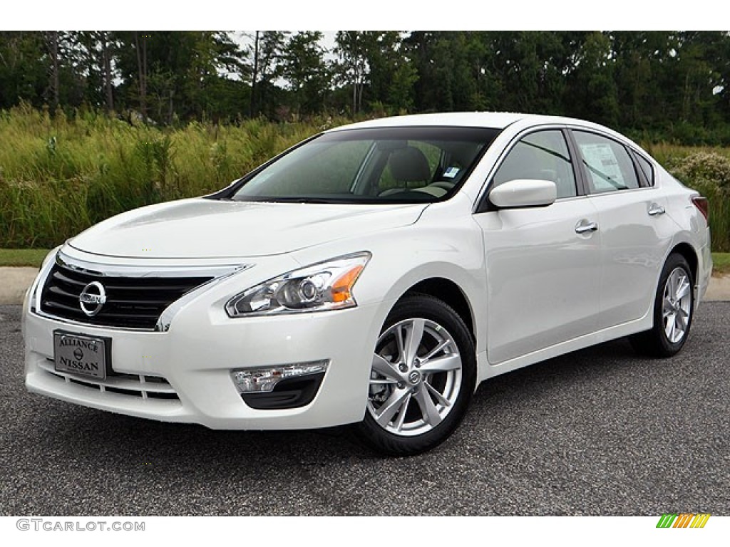 Nissan Altima White