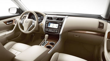 Nissan Altima White
