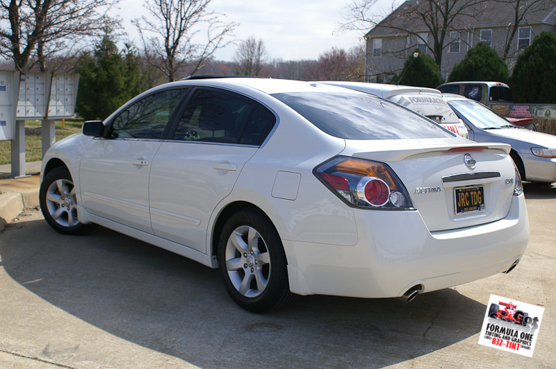 Nissan Altima White