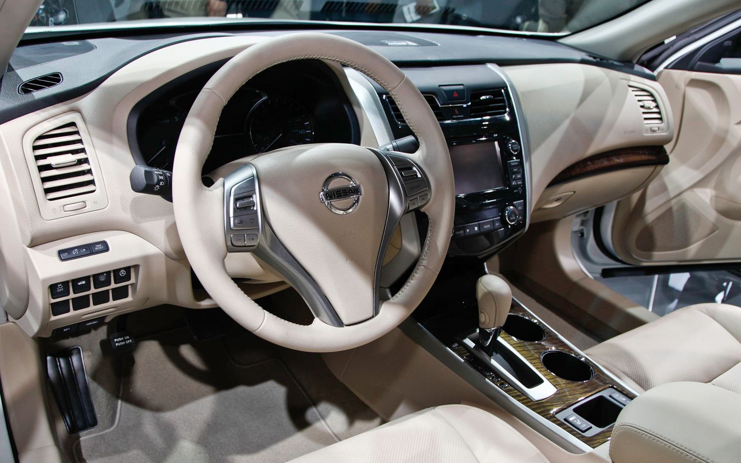 Nissan Altima Z
