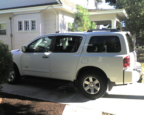 Nissan Armada V8