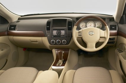 Nissan Bluebird 2010