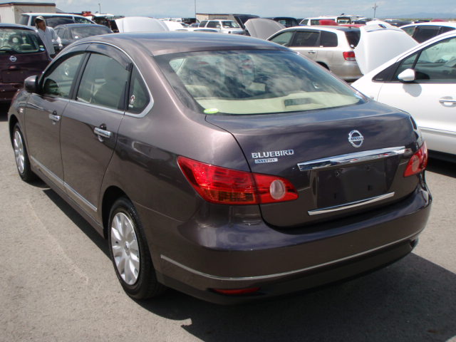 Nissan Bluebird 2010
