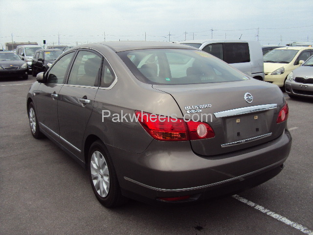 Nissan Bluebird 2010