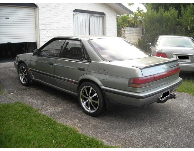 Nissan Bluebird Attesa