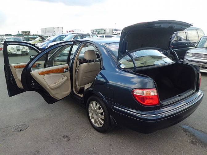 Nissan Bluebird Car