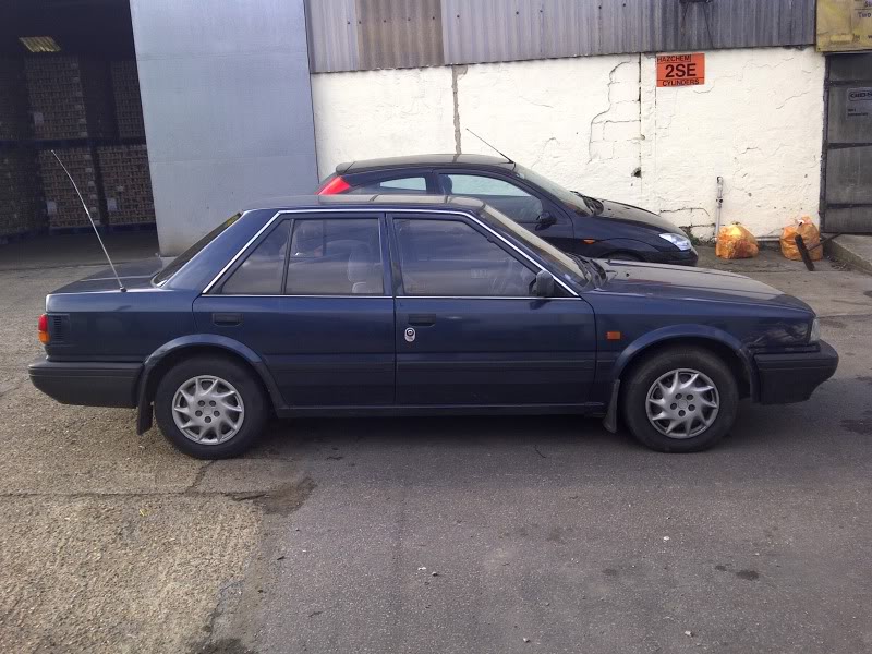 Nissan Bluebird Saloon