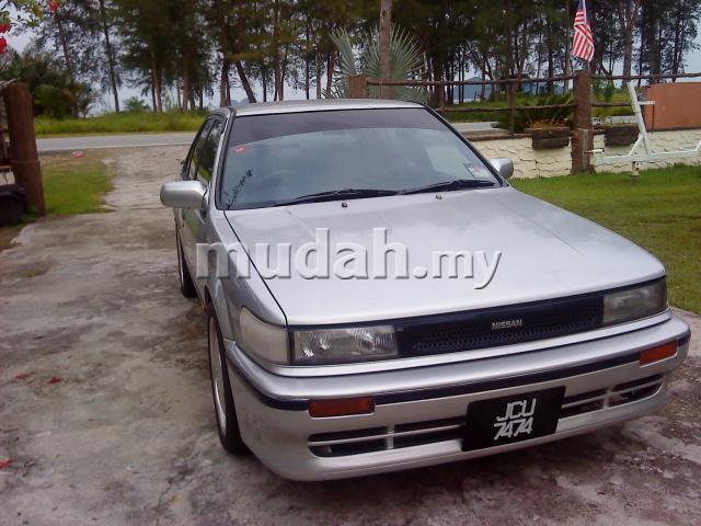 Nissan Bluebird Saloon