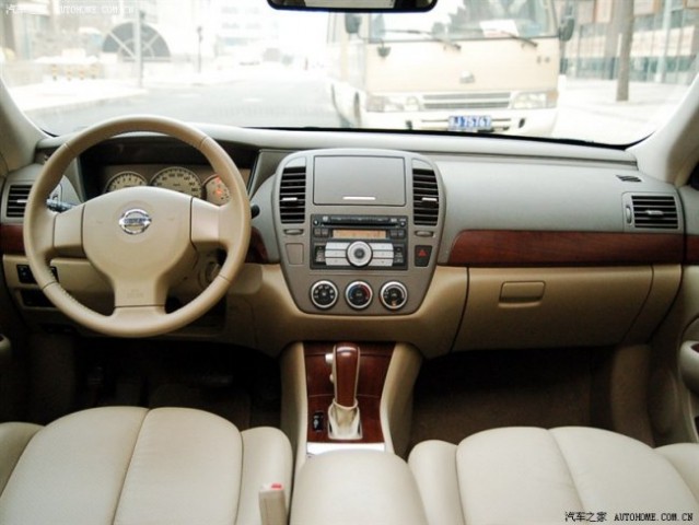 Nissan Bluebird Sylphy 2011