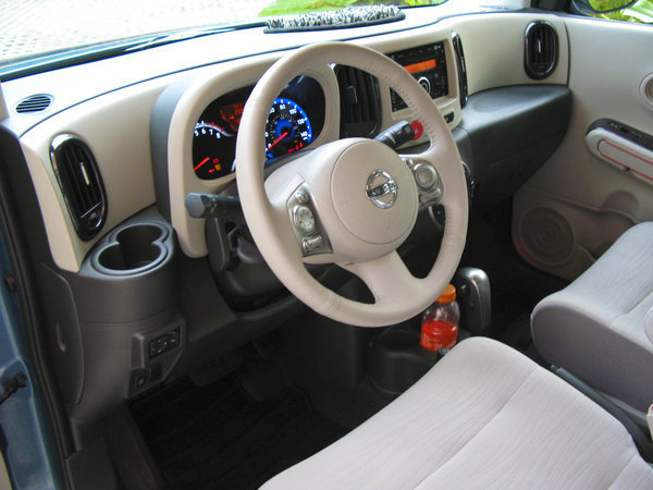 Nissan Cube 1.8