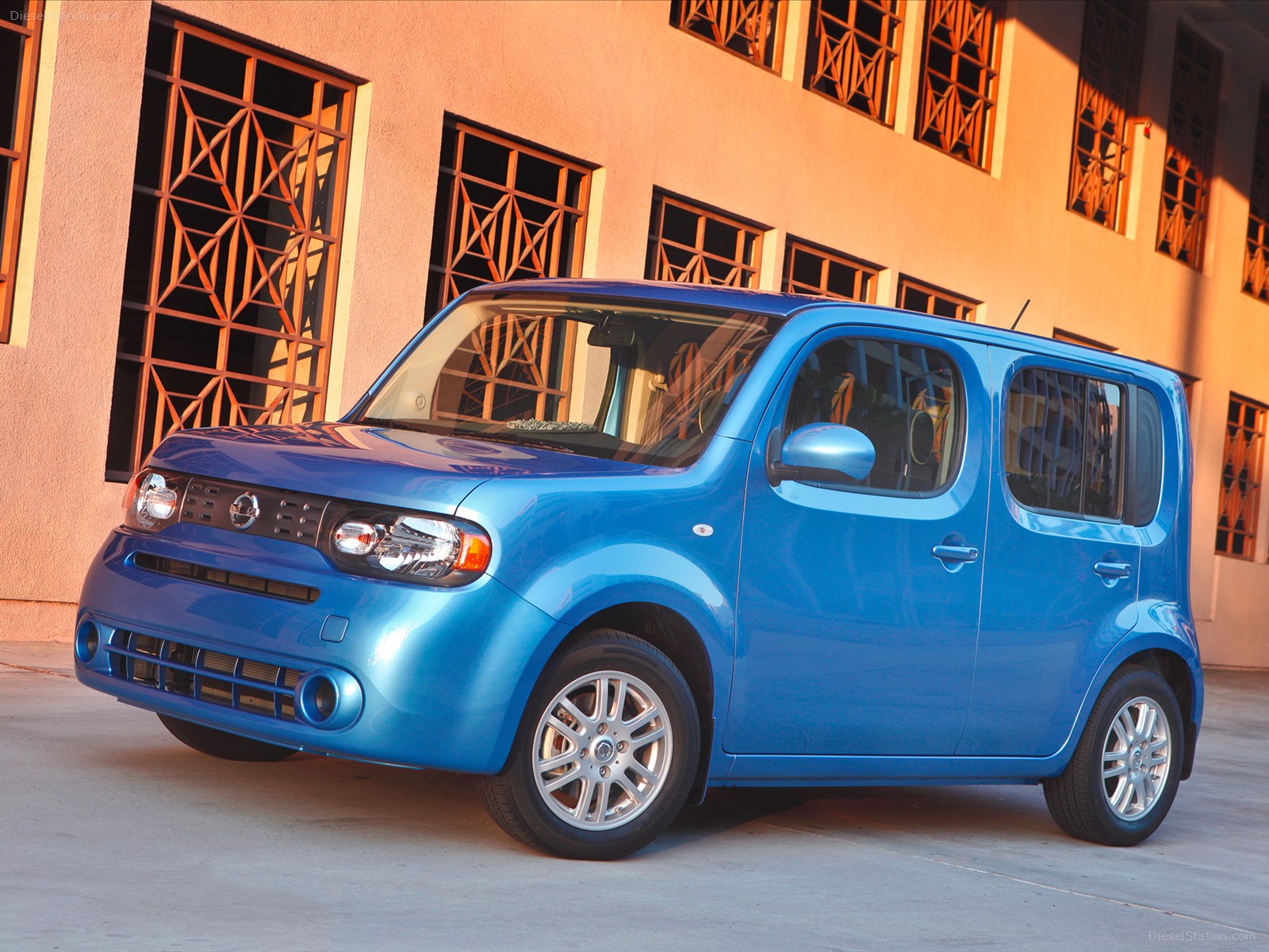 Nissan Cube 2012