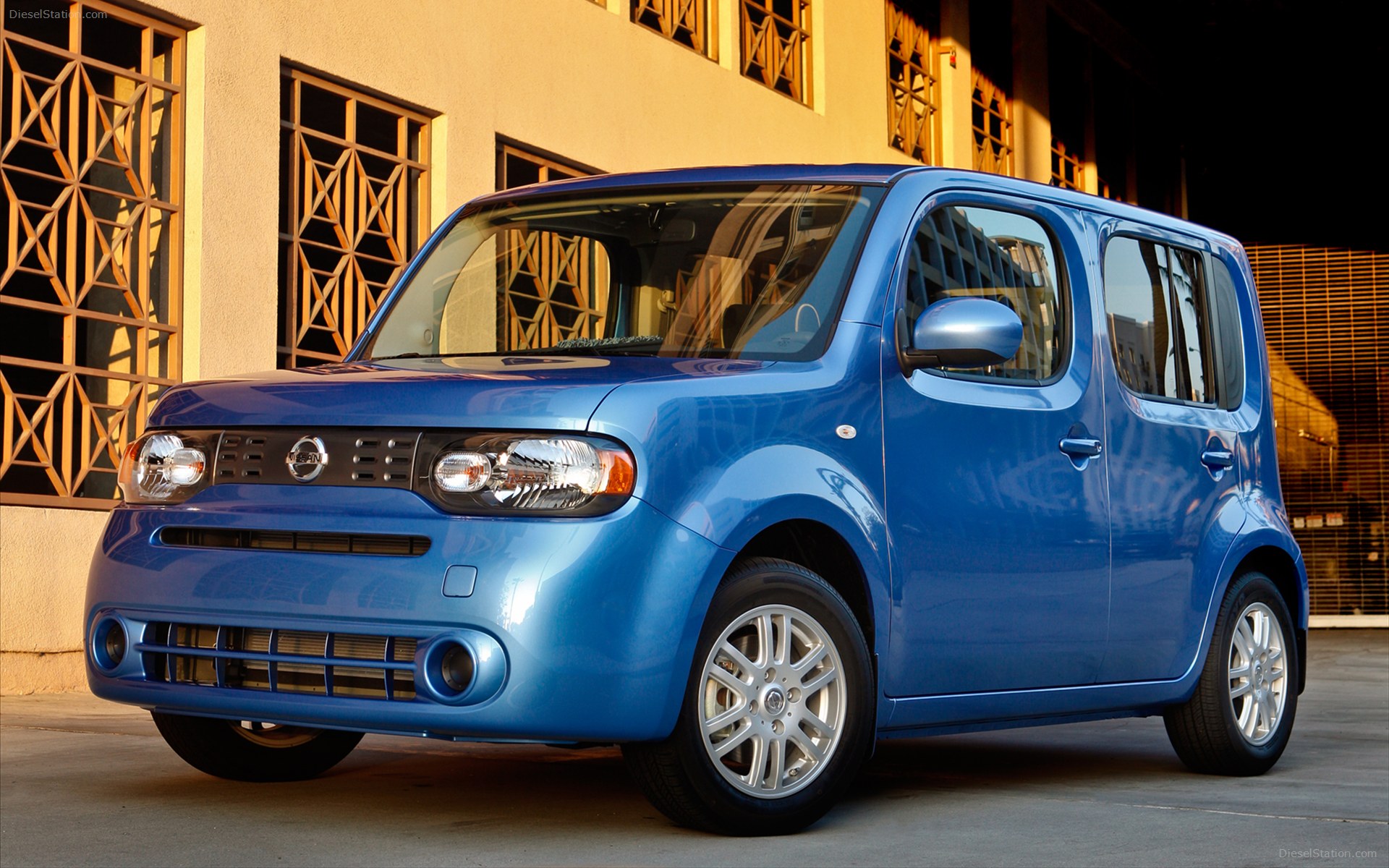 Nissan Cube 2012