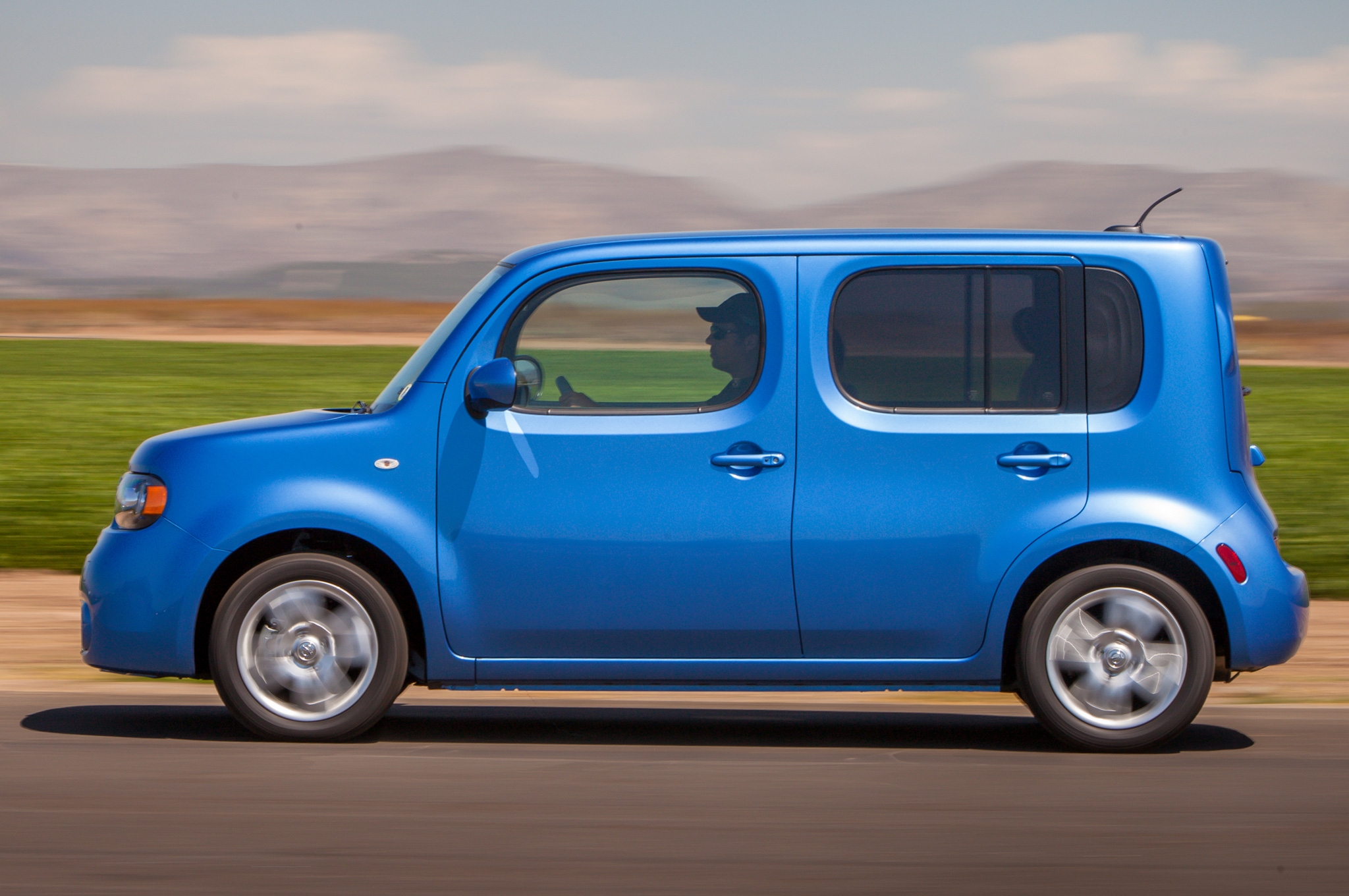 Nissan Cube 2014