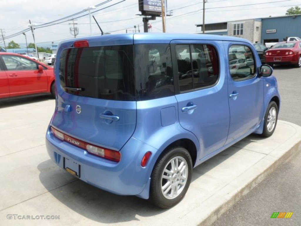Nissan Cube Blue