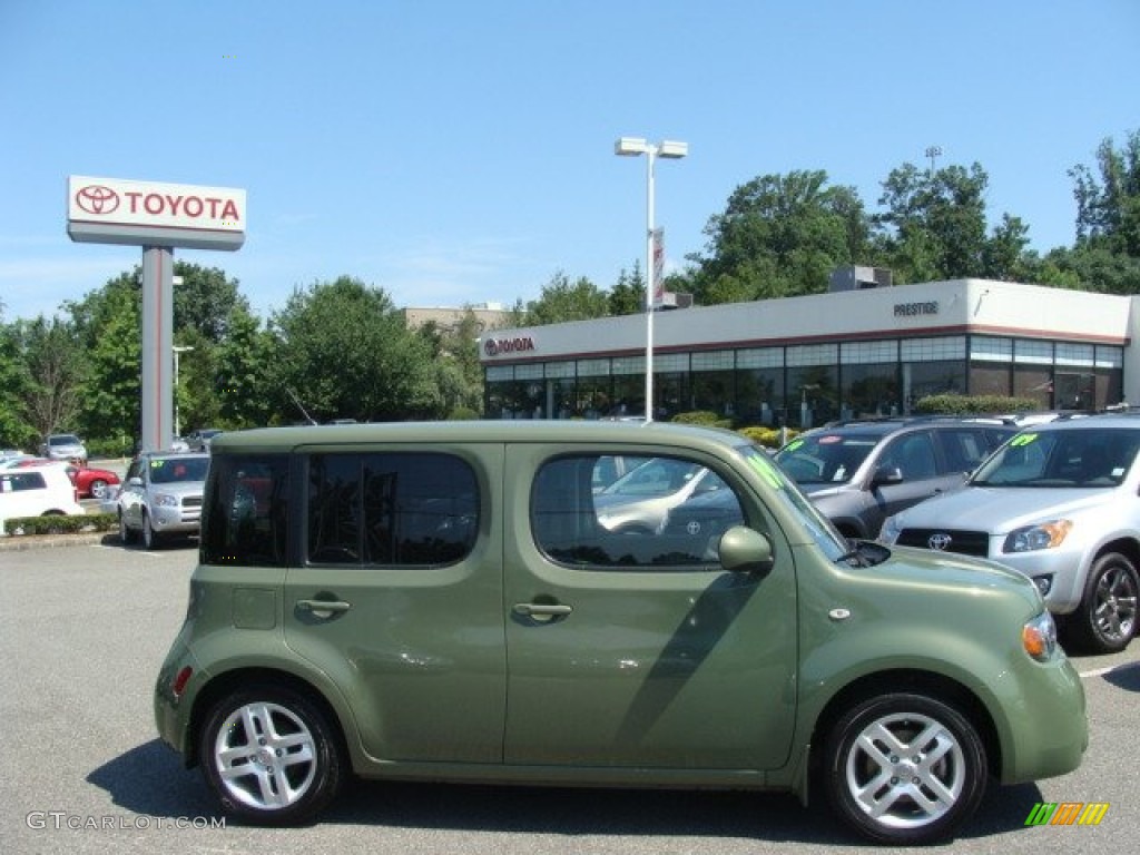 Nissan Cube Green