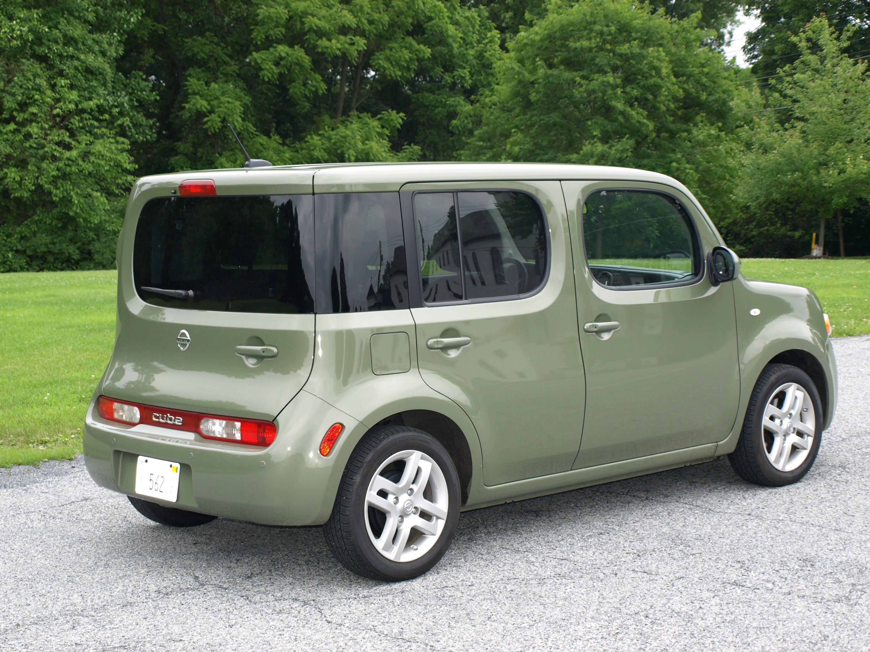 Nissan Cube Green