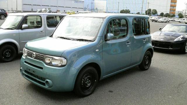 Nissan Cube Green