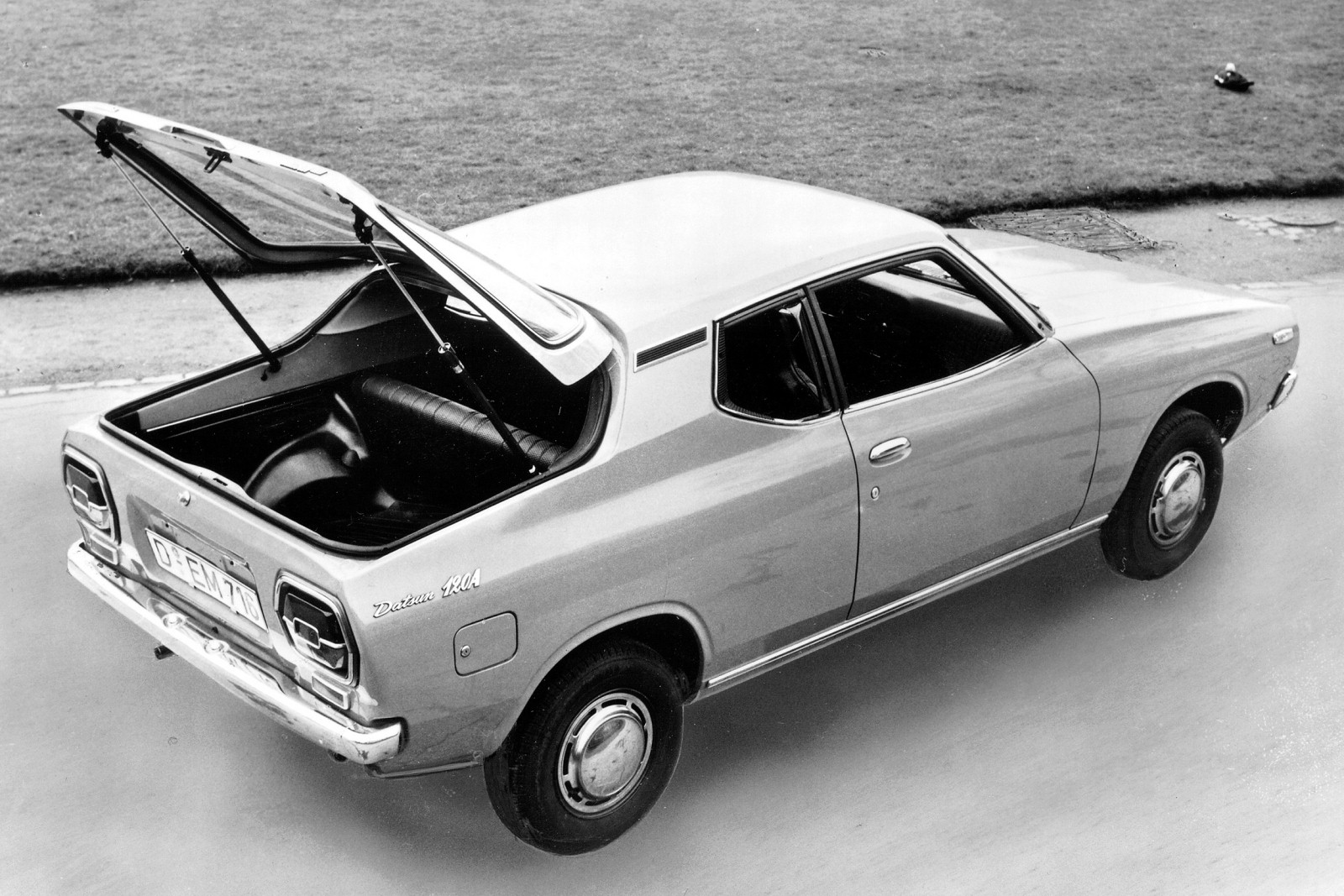 Nissan Datsun 1977