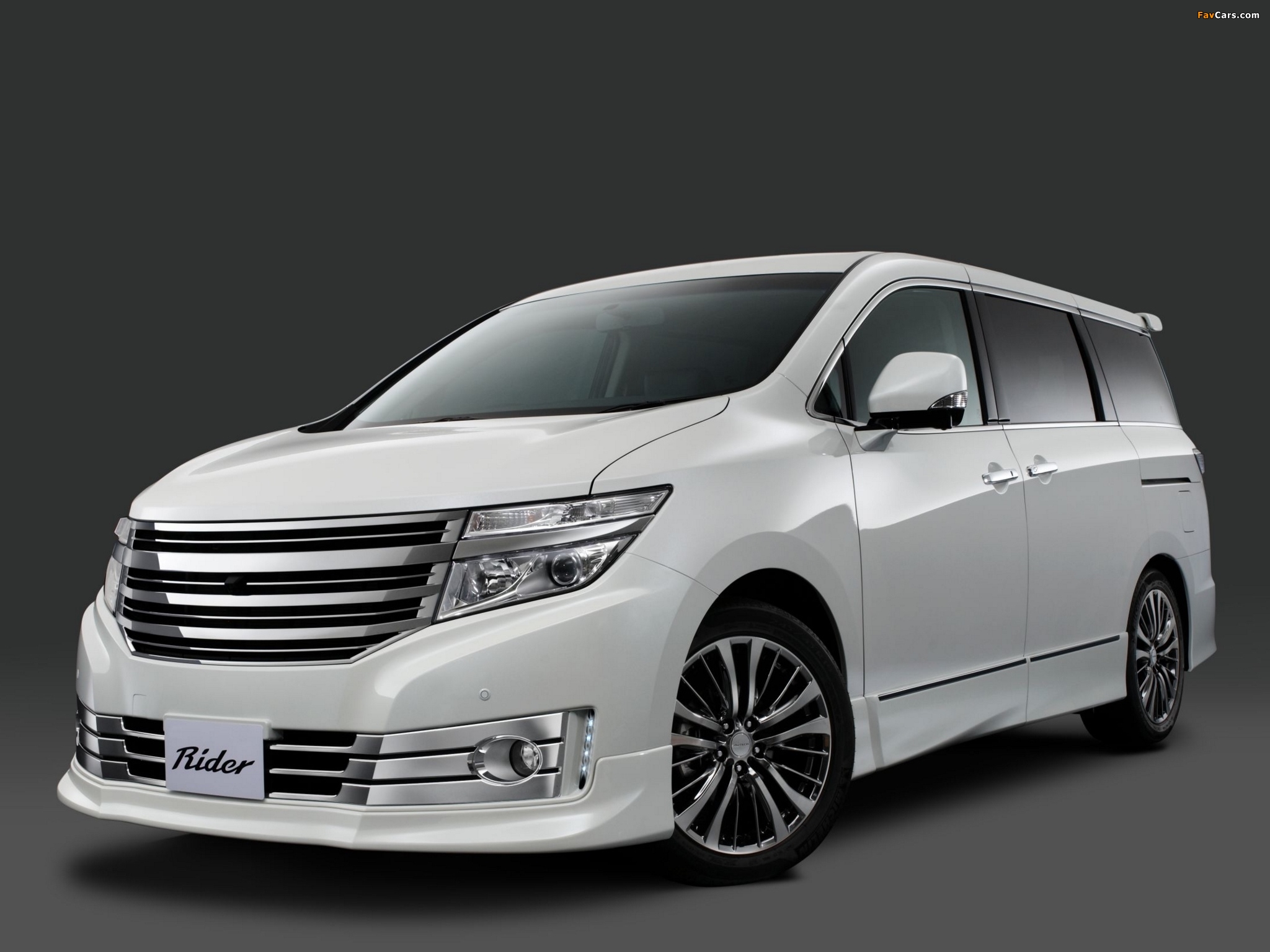 Nissan Elgrand 2002