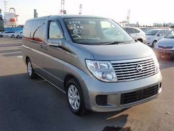 Nissan Elgrand 2005