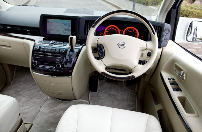 Nissan Elgrand 2005