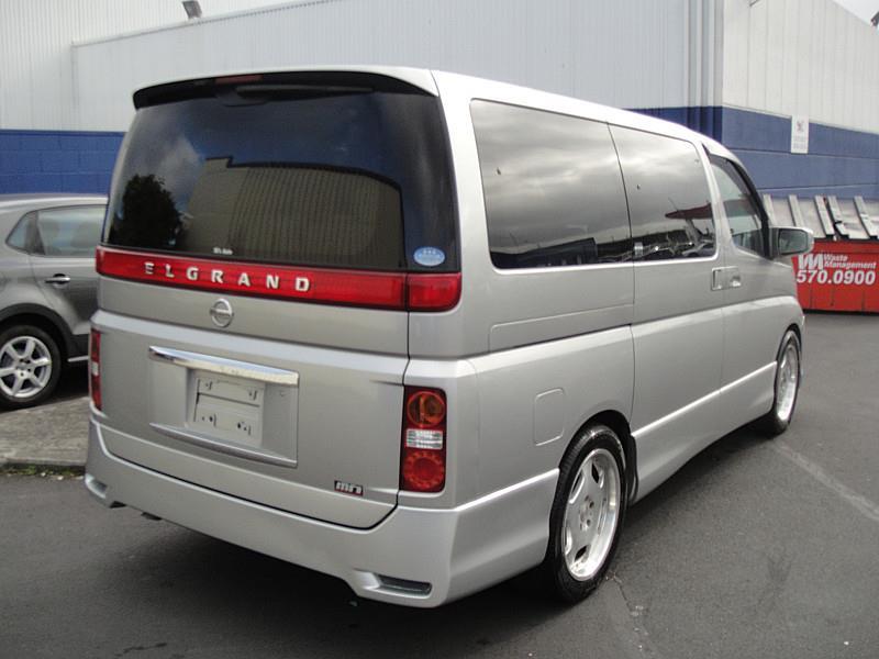 Nissan Elgrand 2005