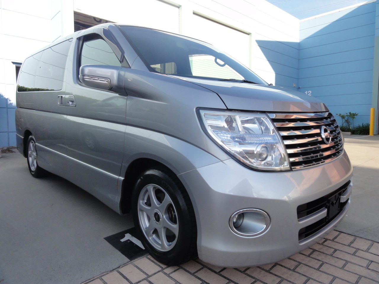 Nissan Elgrand 2005