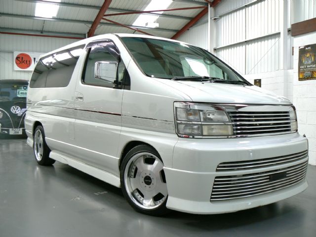 Nissan Elgrand E50