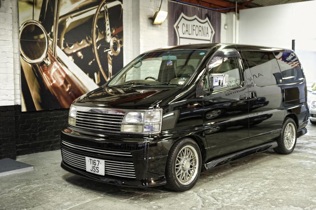 Nissan Elgrand E50