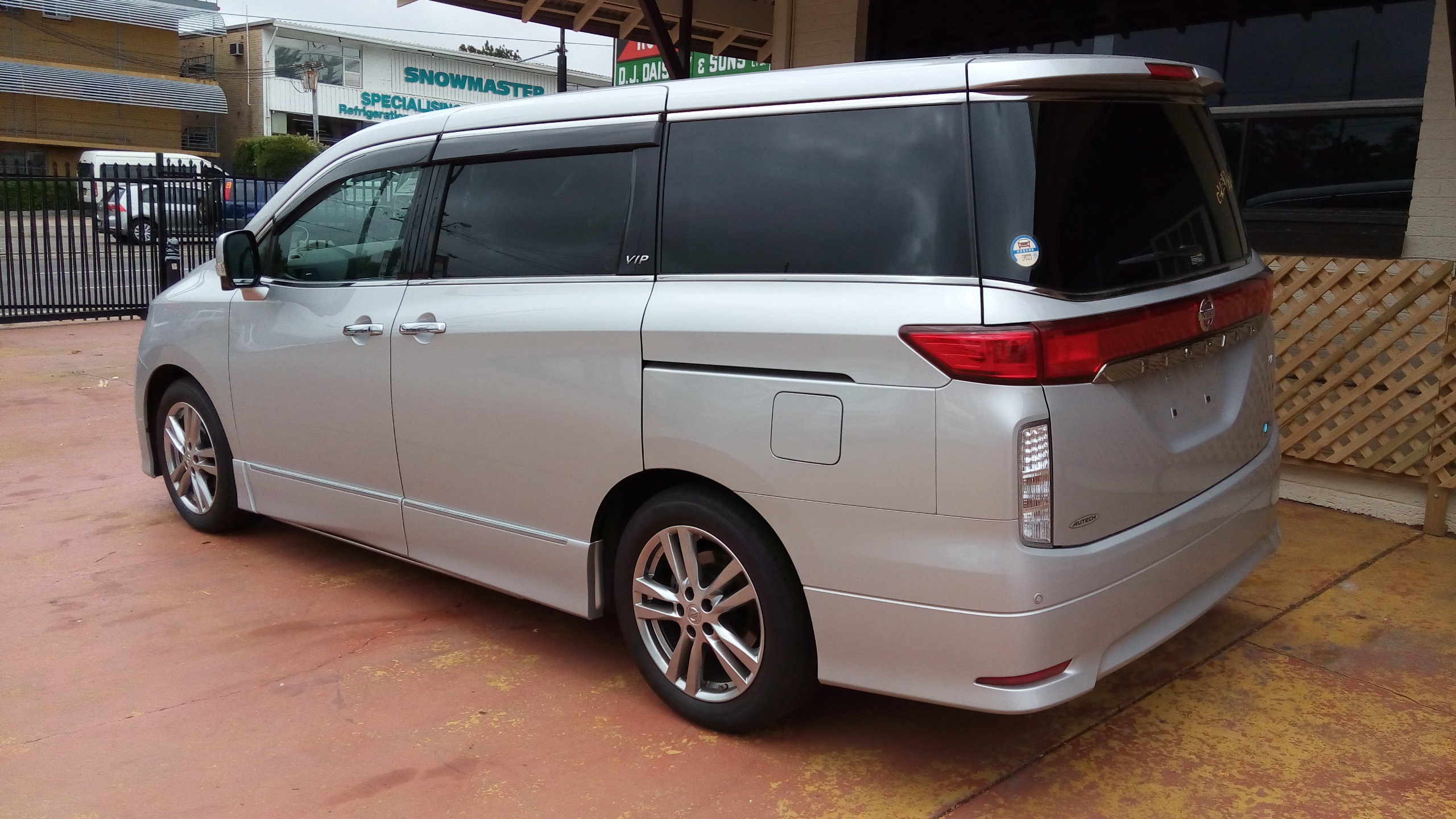 Nissan Elgrand E52