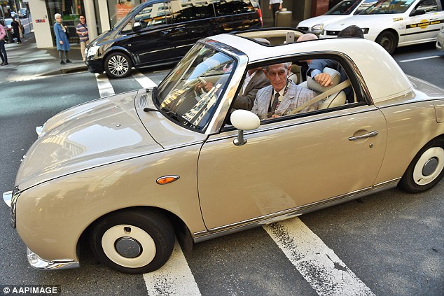 Nissan Figaro 2015