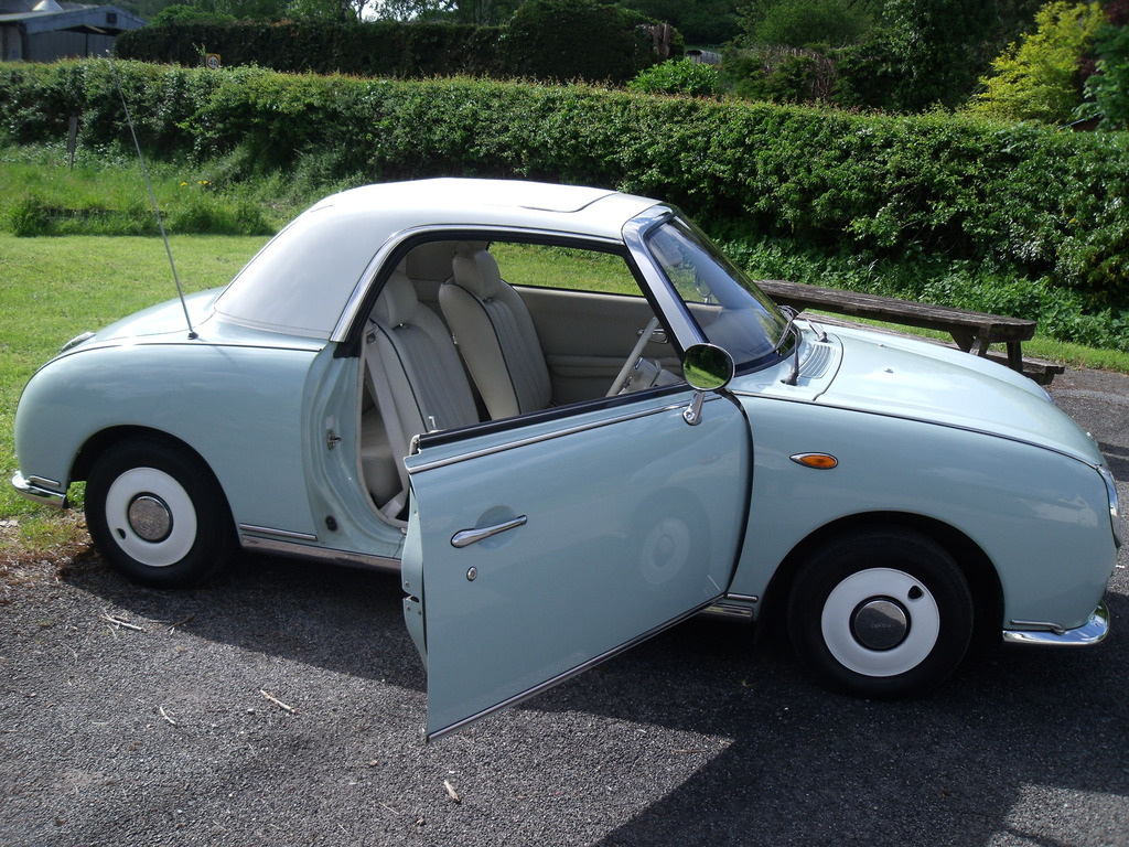 Nissan Figaro 2015
