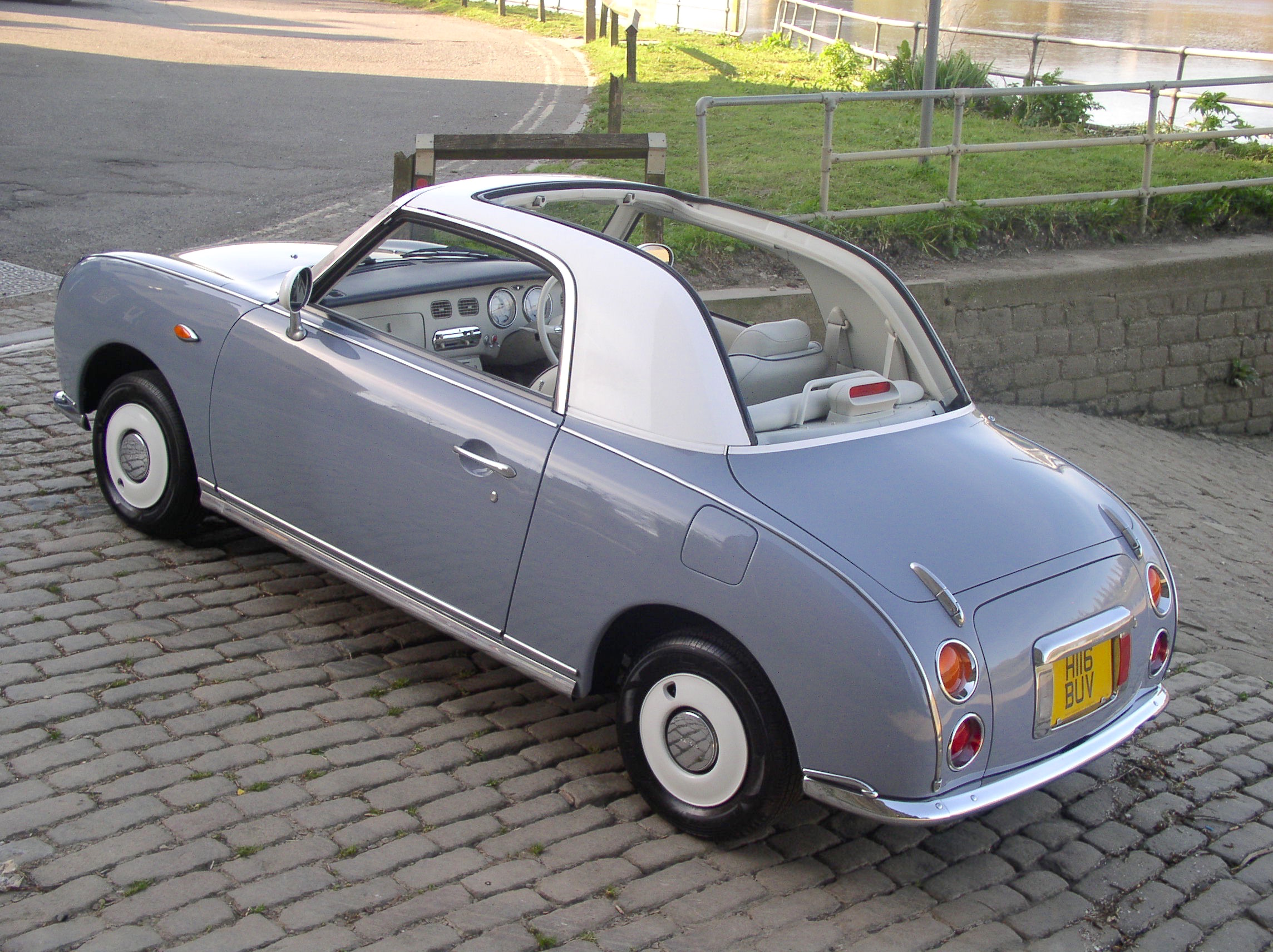 Nissan Figaro 2015