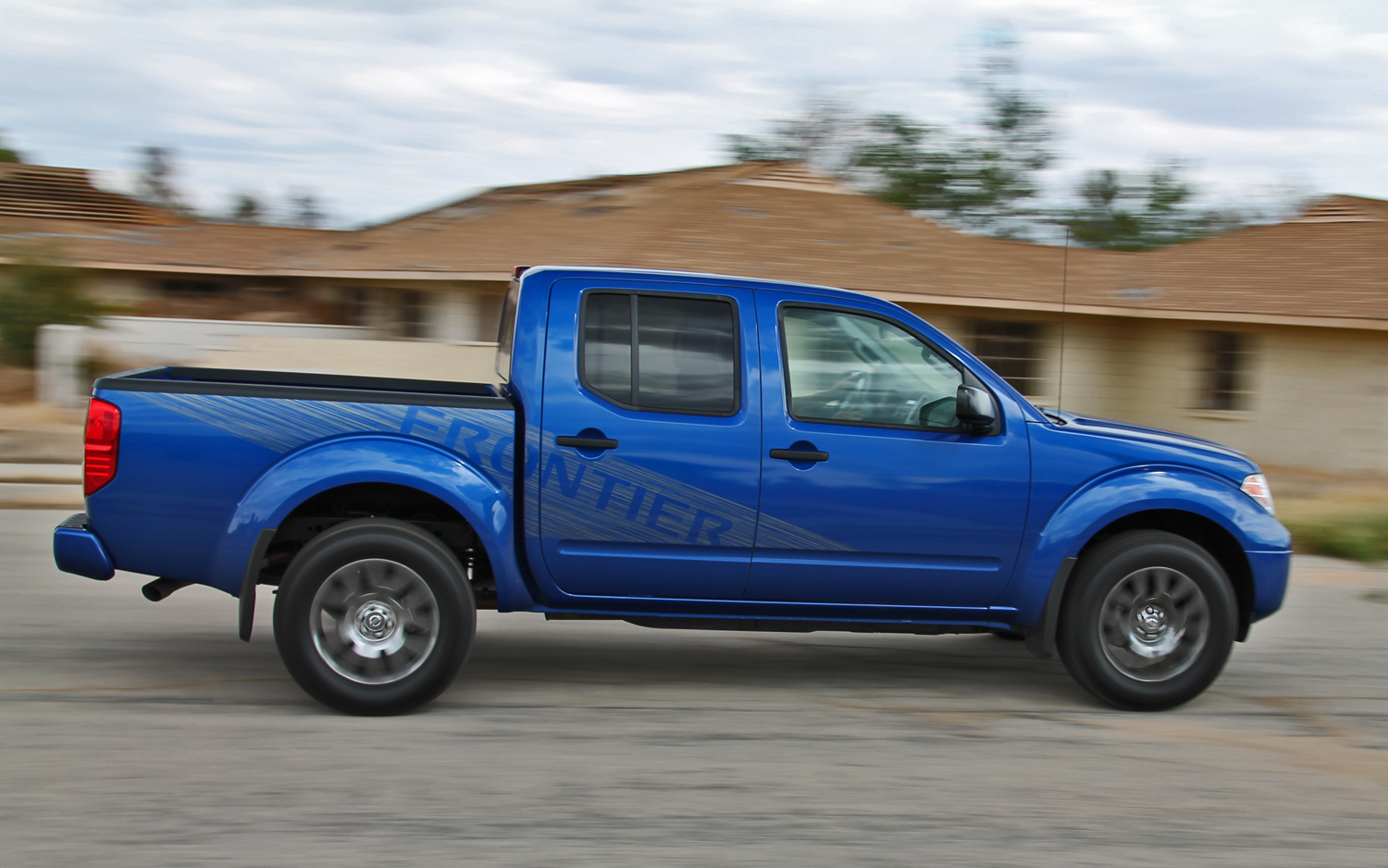 Nissan Frontier Crew Cab 4x4