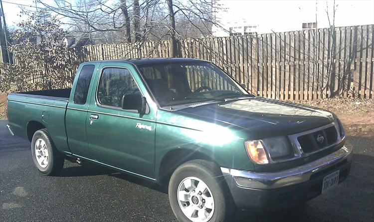 Nissan Frontier Xe 2000