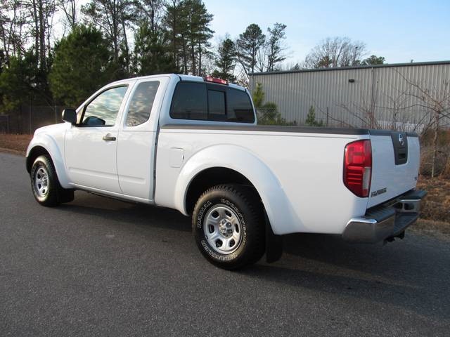 Nissan Frontier Xe 2006