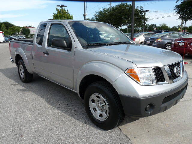 Nissan Frontier Xe 2006
