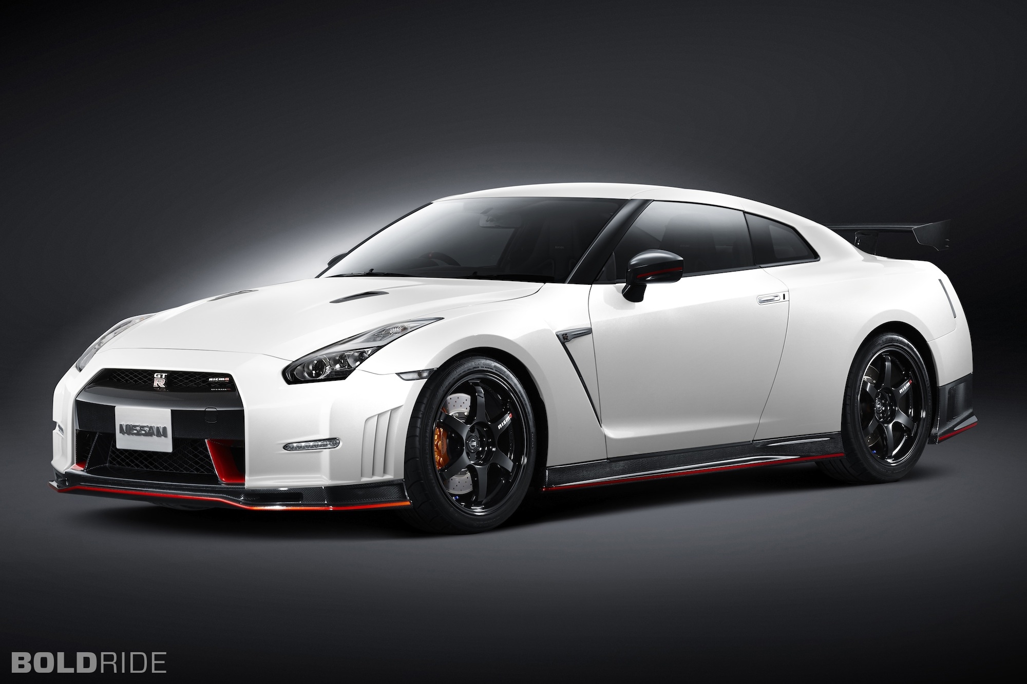 Nissan Gt 2015