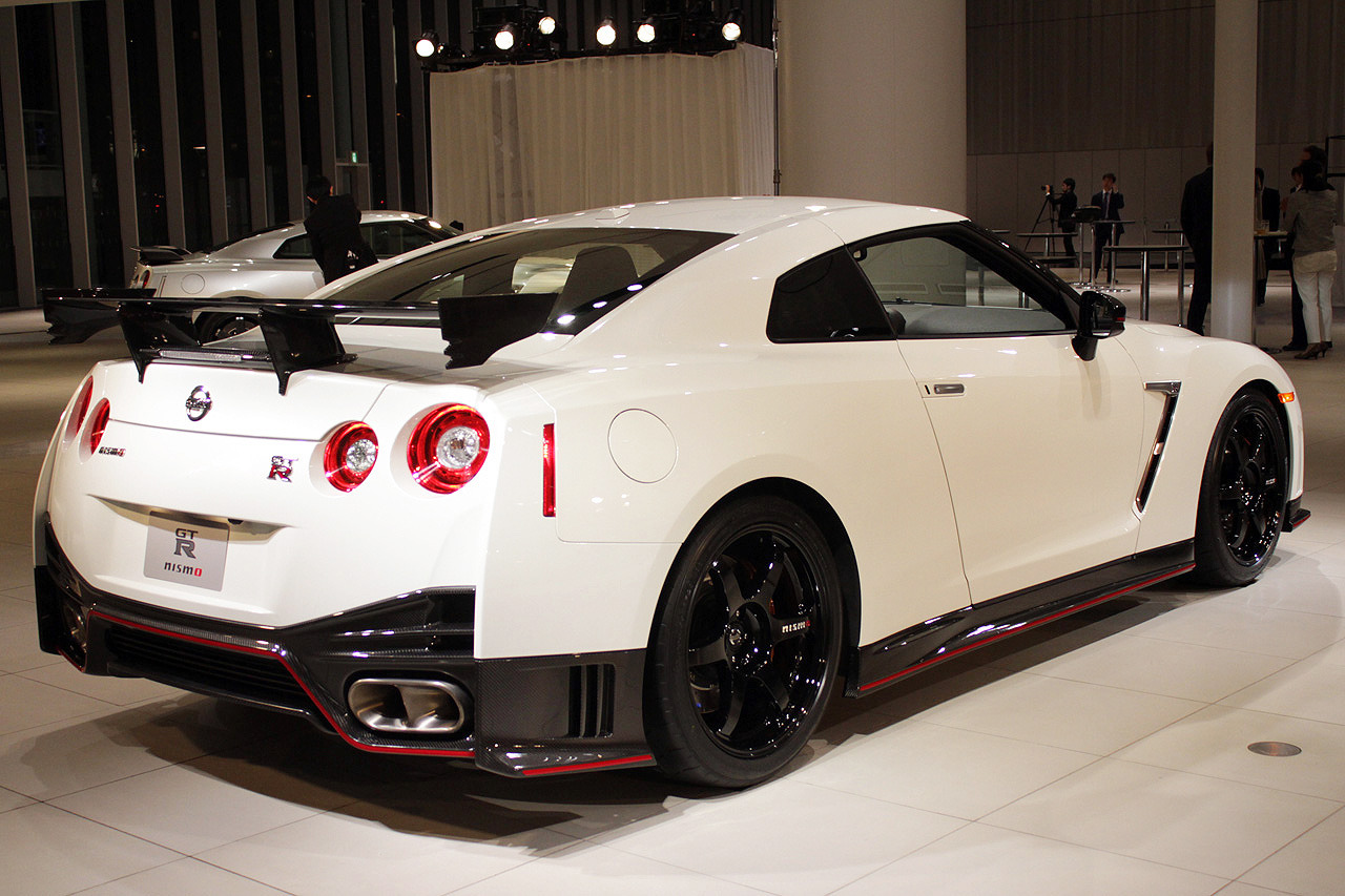 Nissan Gt 2015