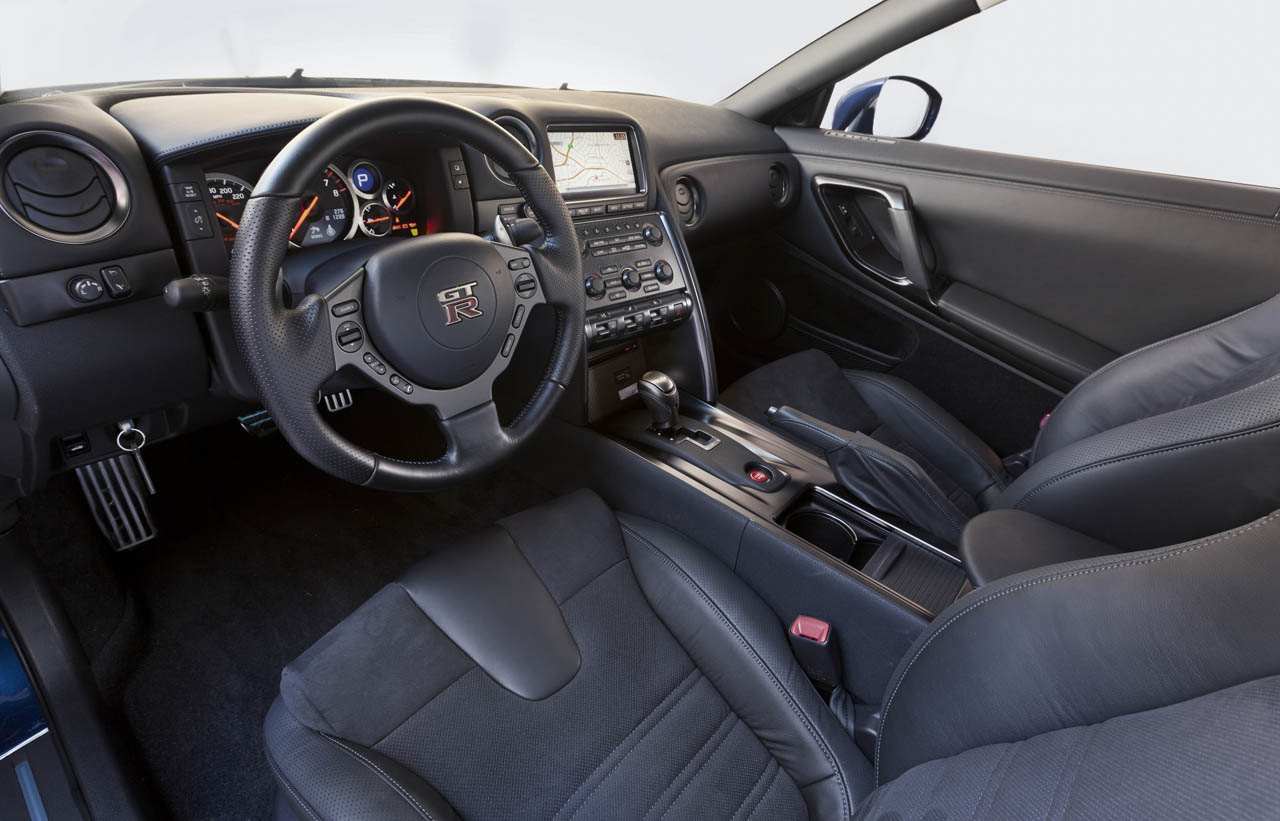 Nissan Gtr 12