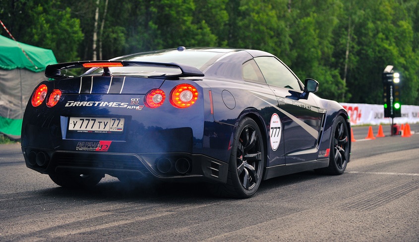 Nissan Gtr 12