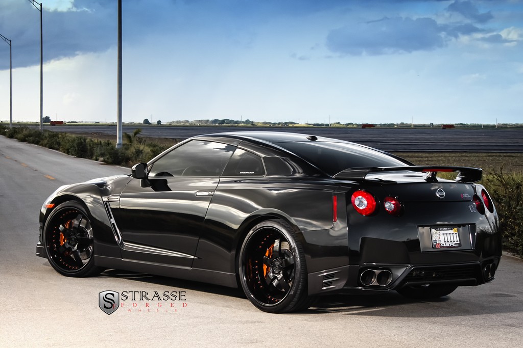 Nissan Gtr Black