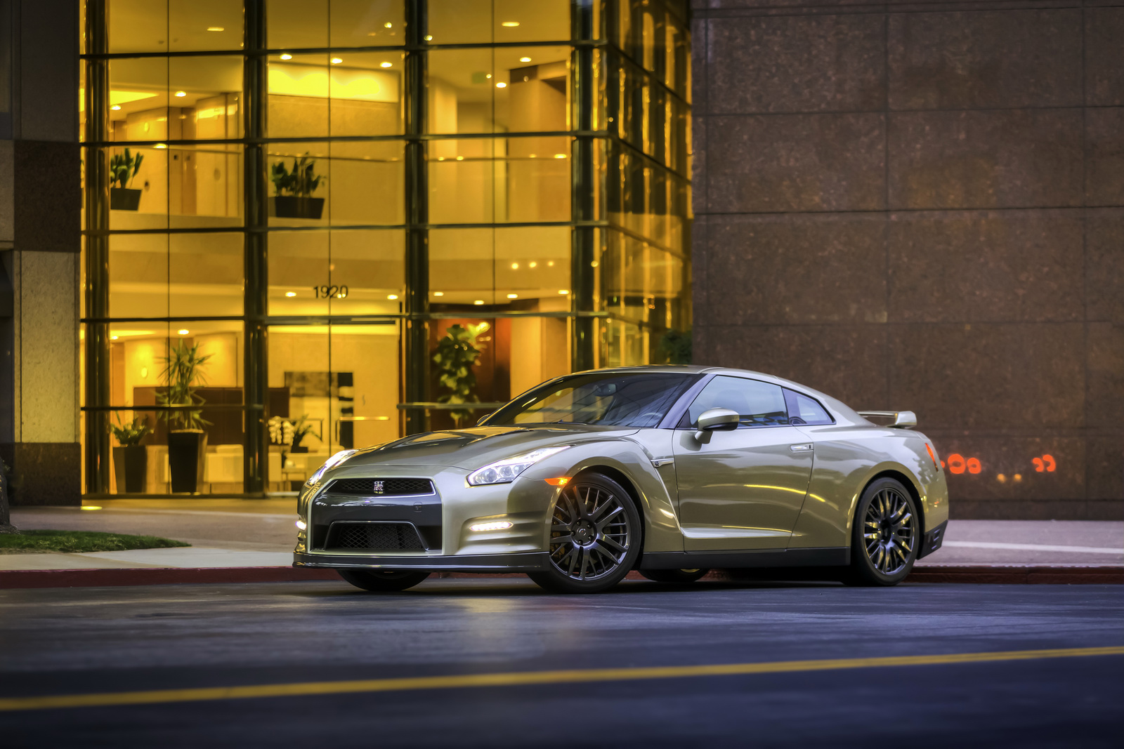 Nissan Gtr Gold Edition