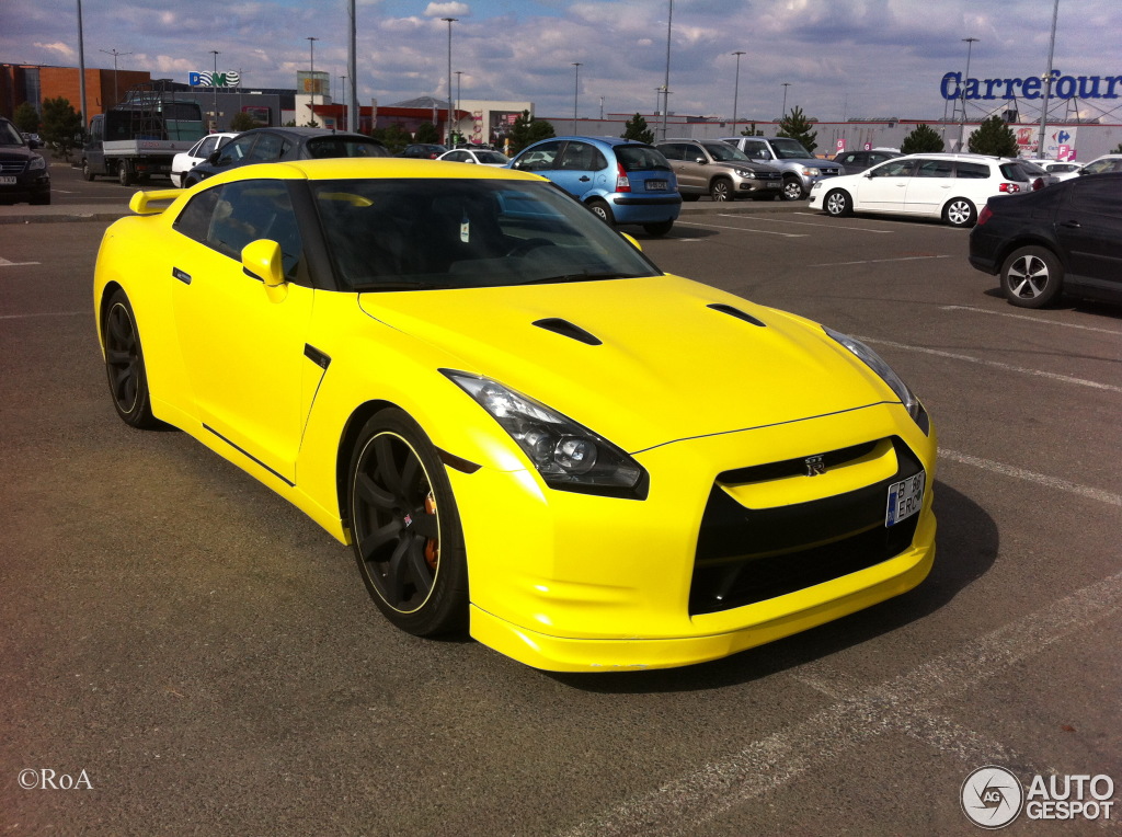 Nissan Gtr Yellow