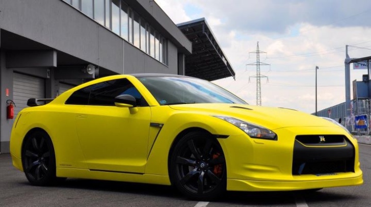 Nissan Gtr Yellow
