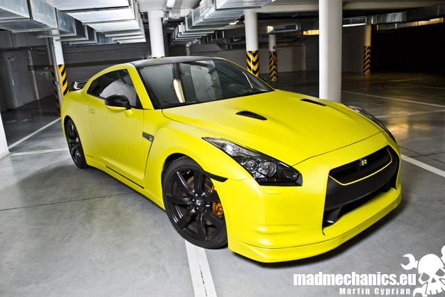 Nissan Gtr Yellow