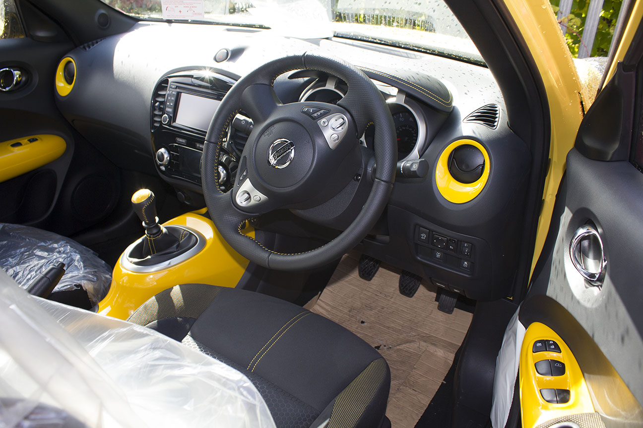 Nissan Juke Black And Yellow