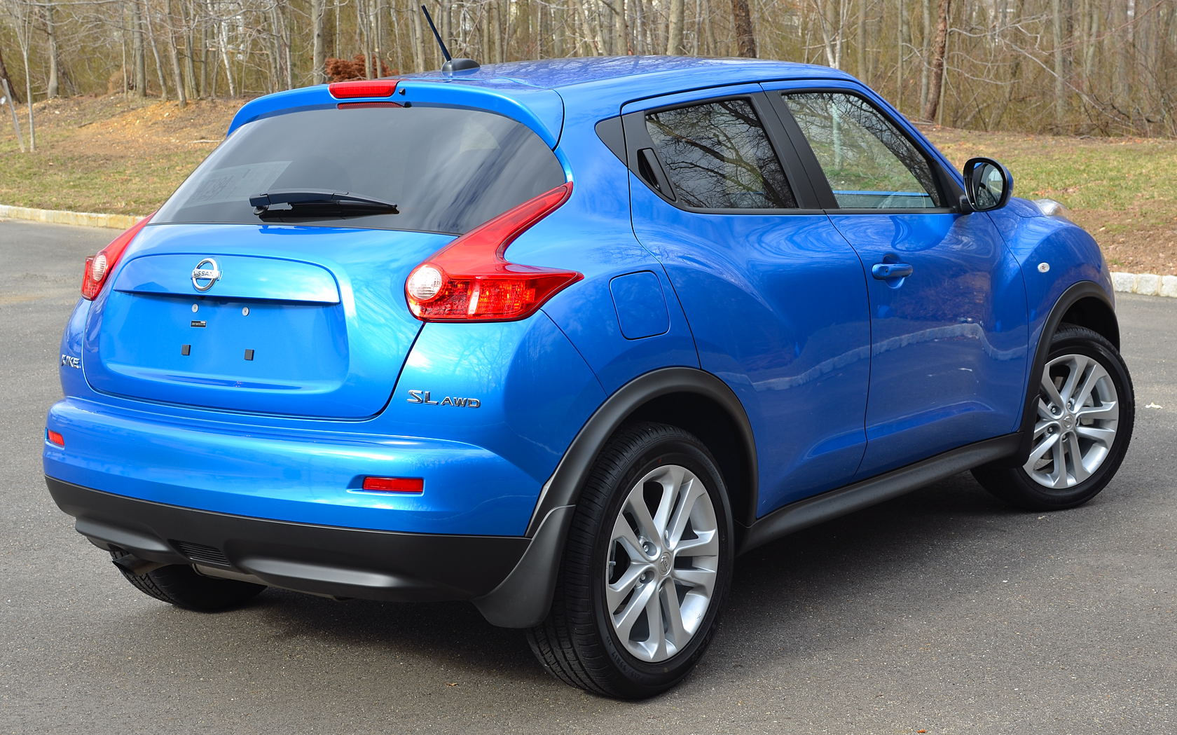 Nissan Juke Electric Blue