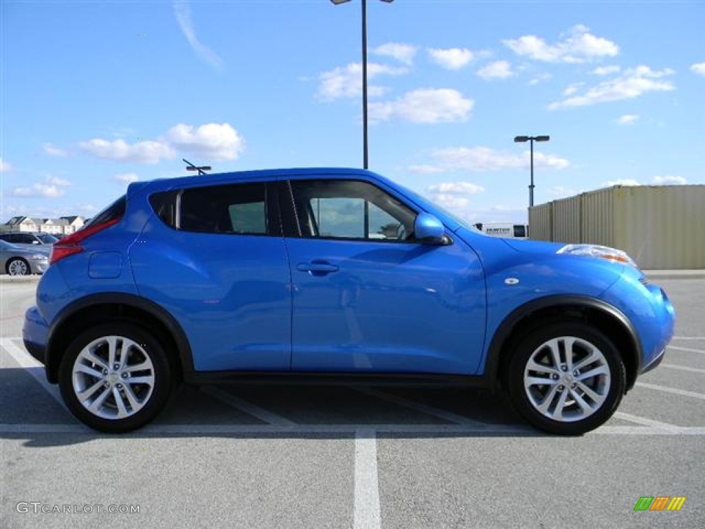 Nissan Juke Electric Blue