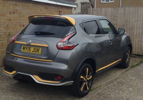 Nissan Juke Grey And Red